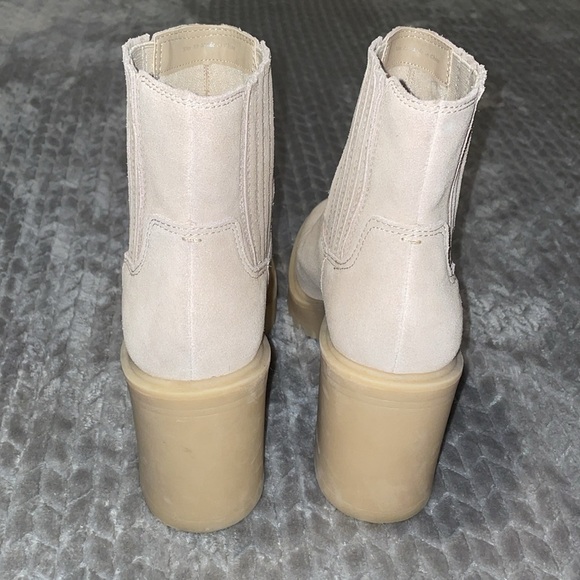 Anthropologie Dolce Vita Waterproof Caster H2O booties in Dune. Size 10. - Picture 3 of 13